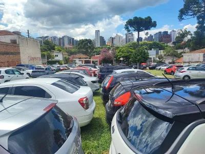 Fachada do estacionamento Estacionamento Arena da Baixada Visitante