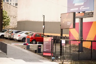Fachada do estacionamento Plano Smart Park - Presidente Faria