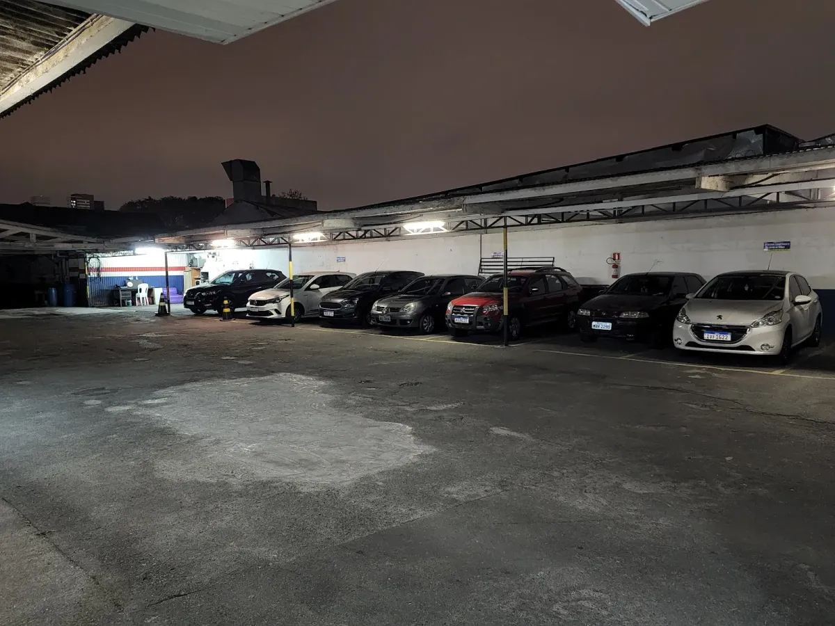 Fachada do estacionamento Estacionamento e lavacar Premium Park