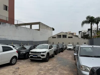 Fachada do estacionamento Baby Park Fish Lava Car