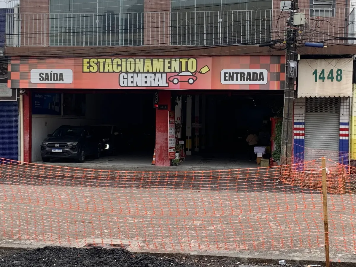 Fachada do estacionamento Estacionamento General
