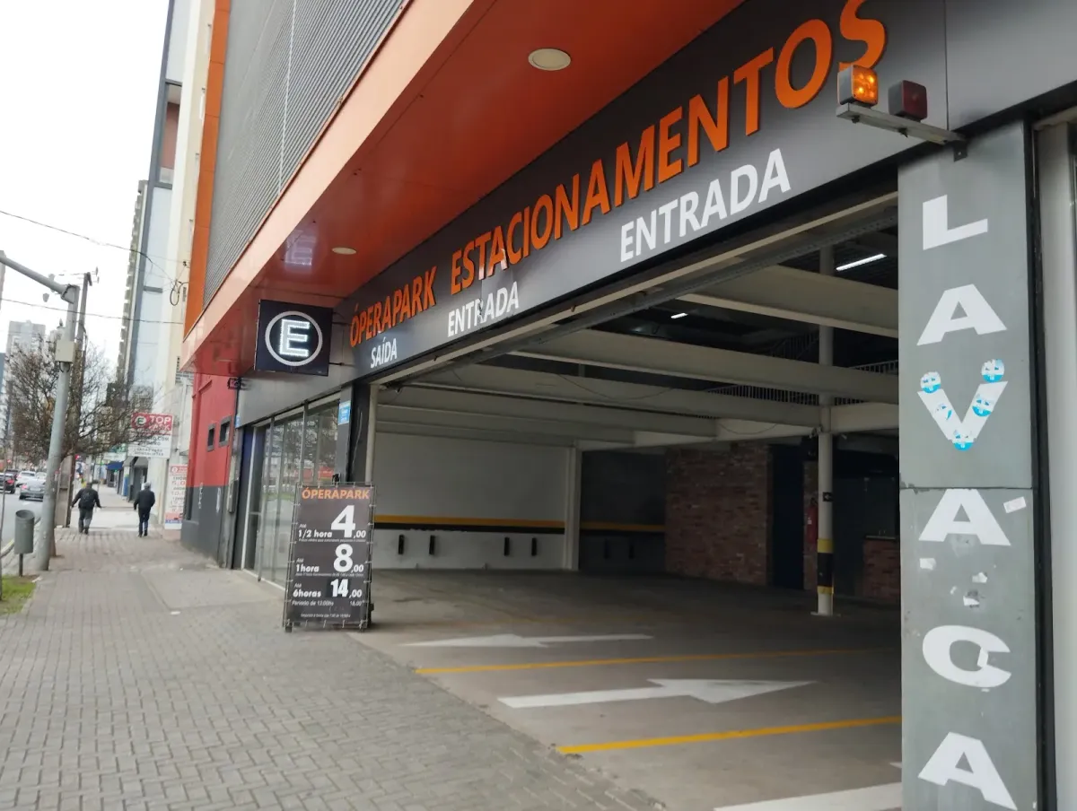 Fachada do estacionamento Ópera Park