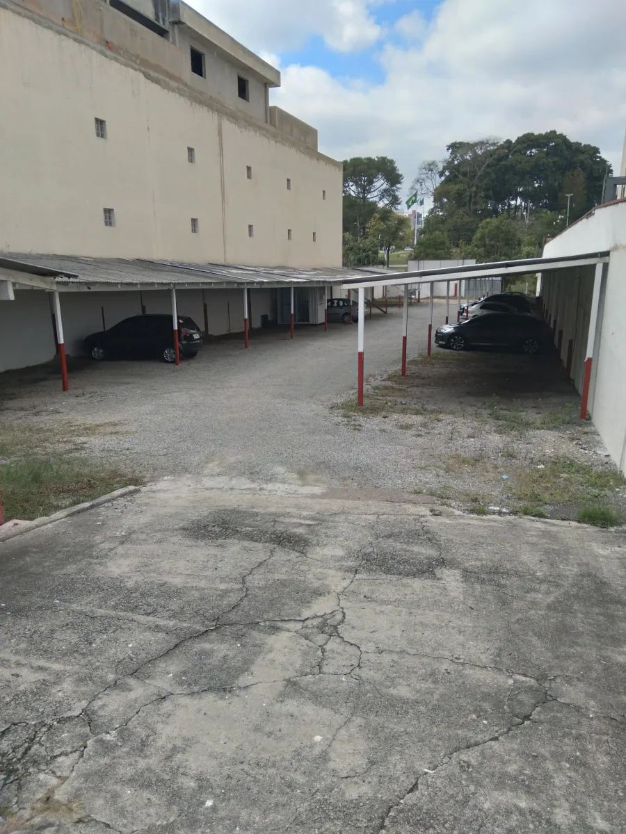 Fachada do estacionamento Estacionamento Araupark