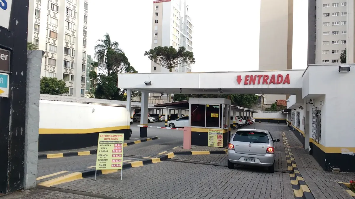 Fachada do estacionamento Estacionamento Bom Jesus