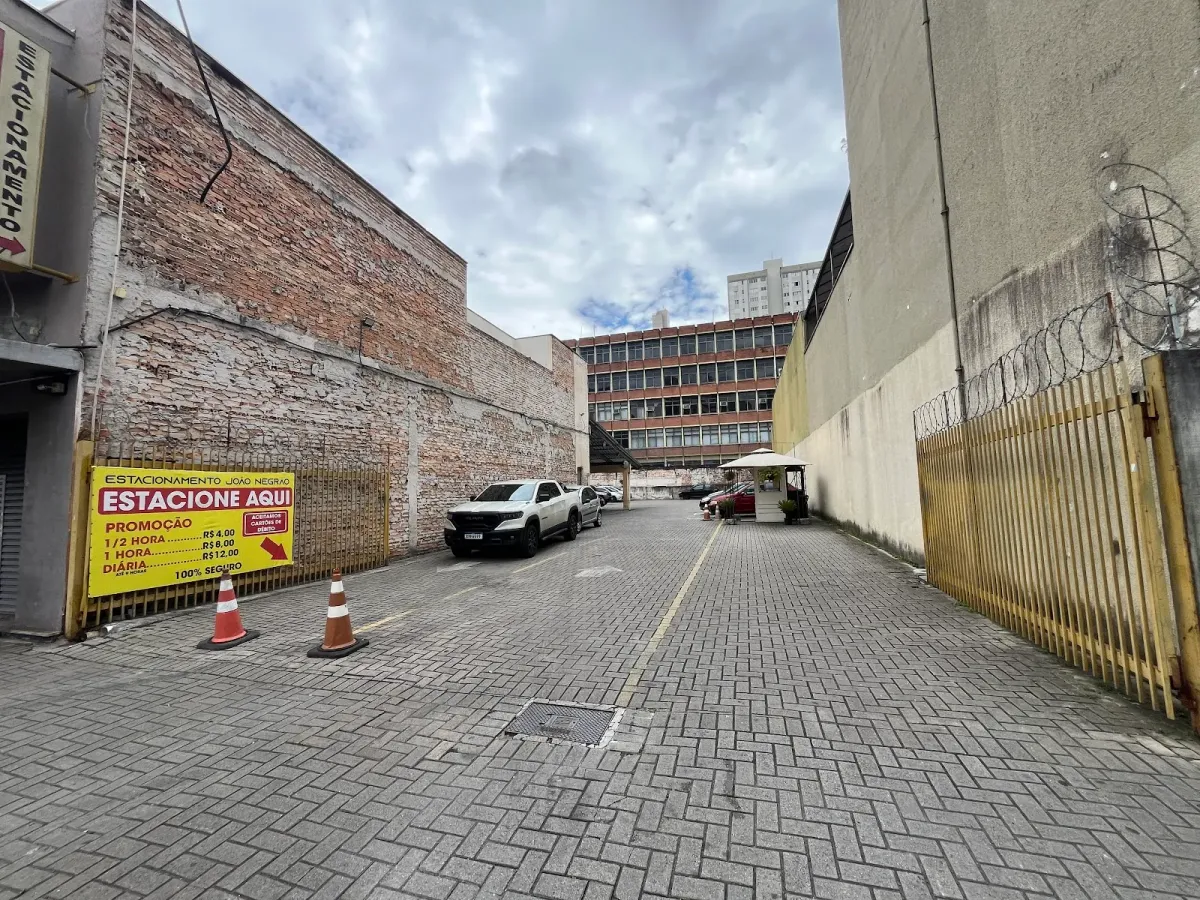 Fachada do estacionamento Estacionamento João Negrão