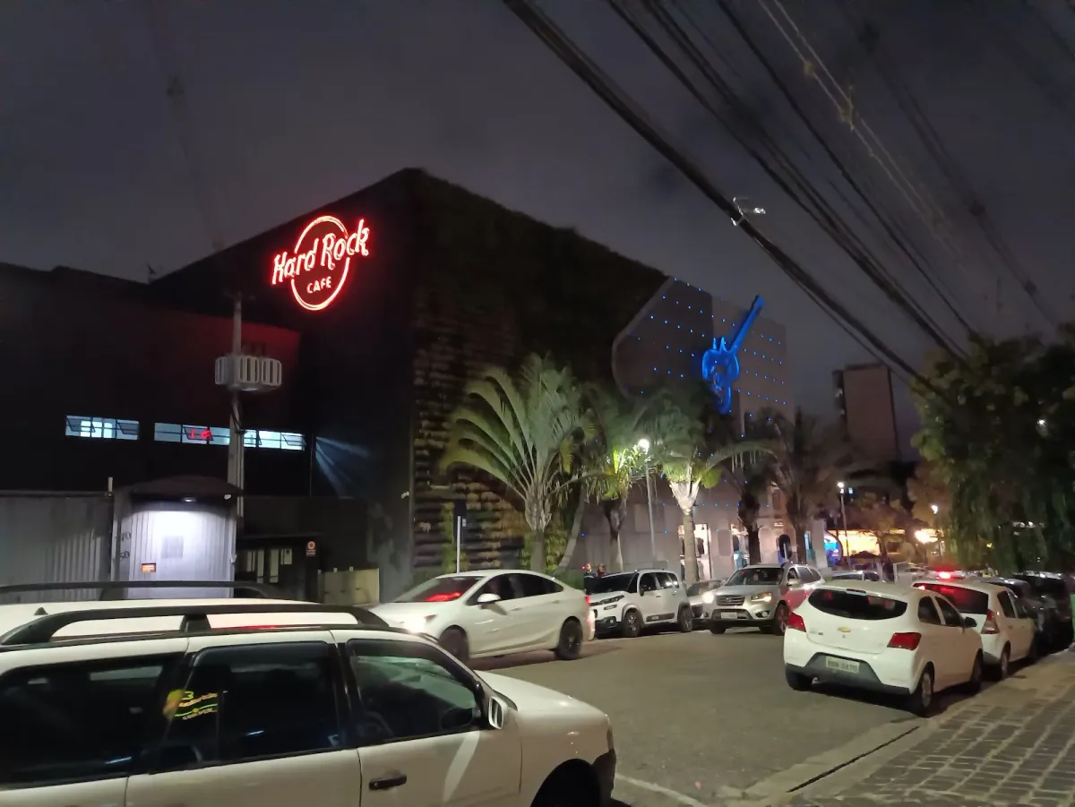 Fachada do estacionamento Quality