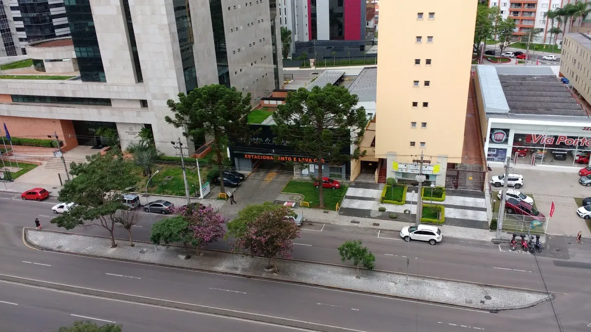 Fachada do estacionamento Garagem 336