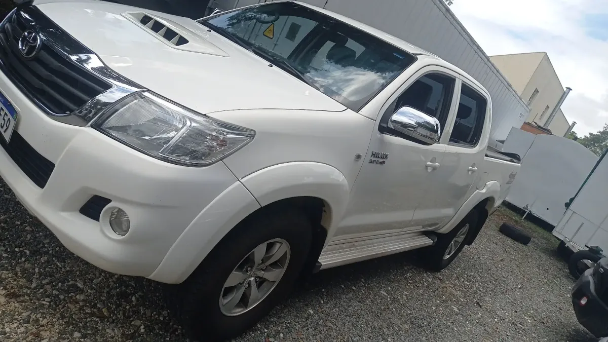 Fachada do estacionamento Reparofino_ estética automotiva