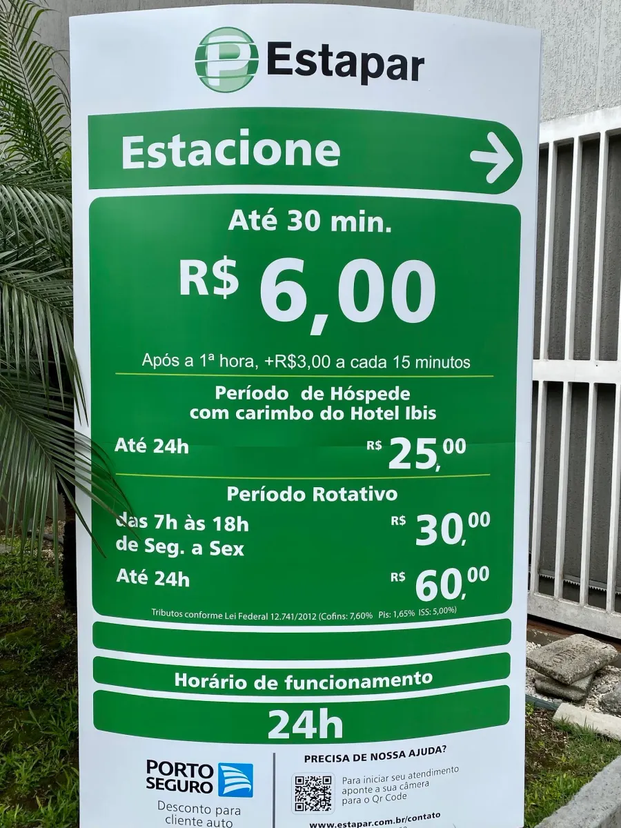 Fachada do estacionamento Estapar Estacionamentos - Hotel Formule 1