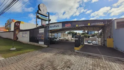 Fachada do estacionamento ABRE Park