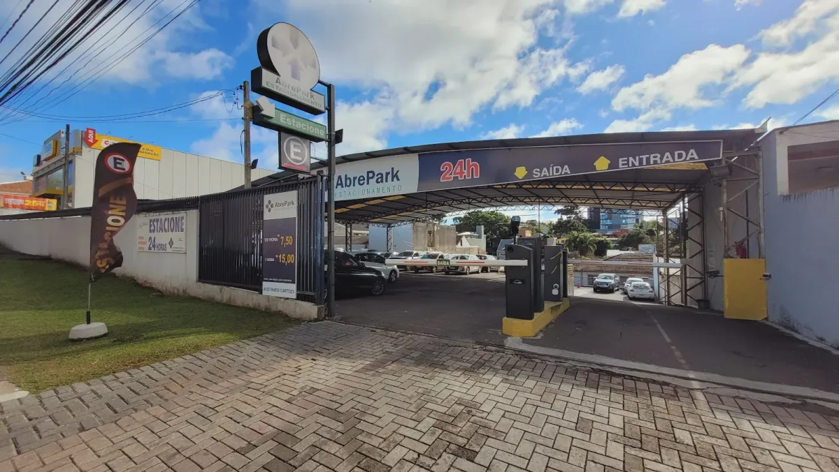 Fachada do estacionamento ABRE Park