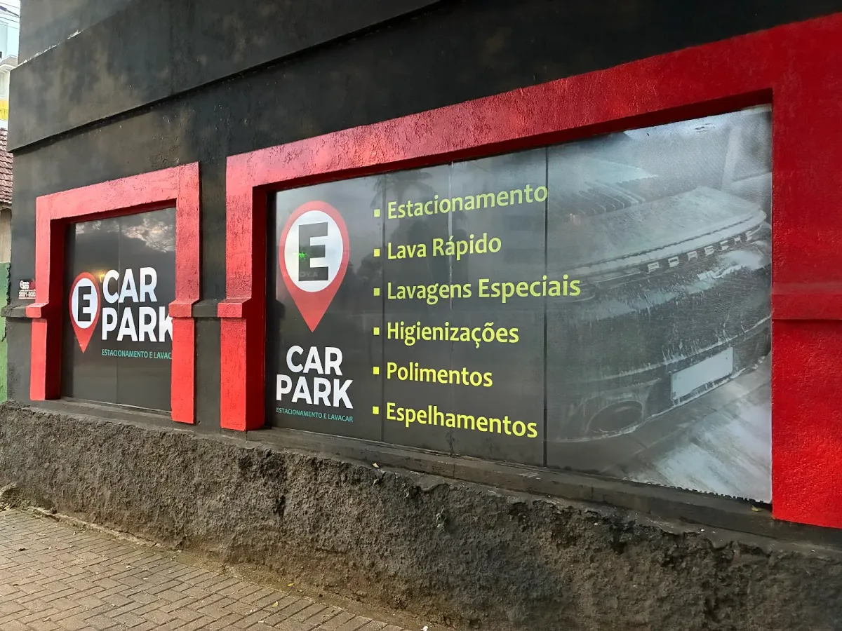 Fachada do estacionamento Estacionamente Reichardt