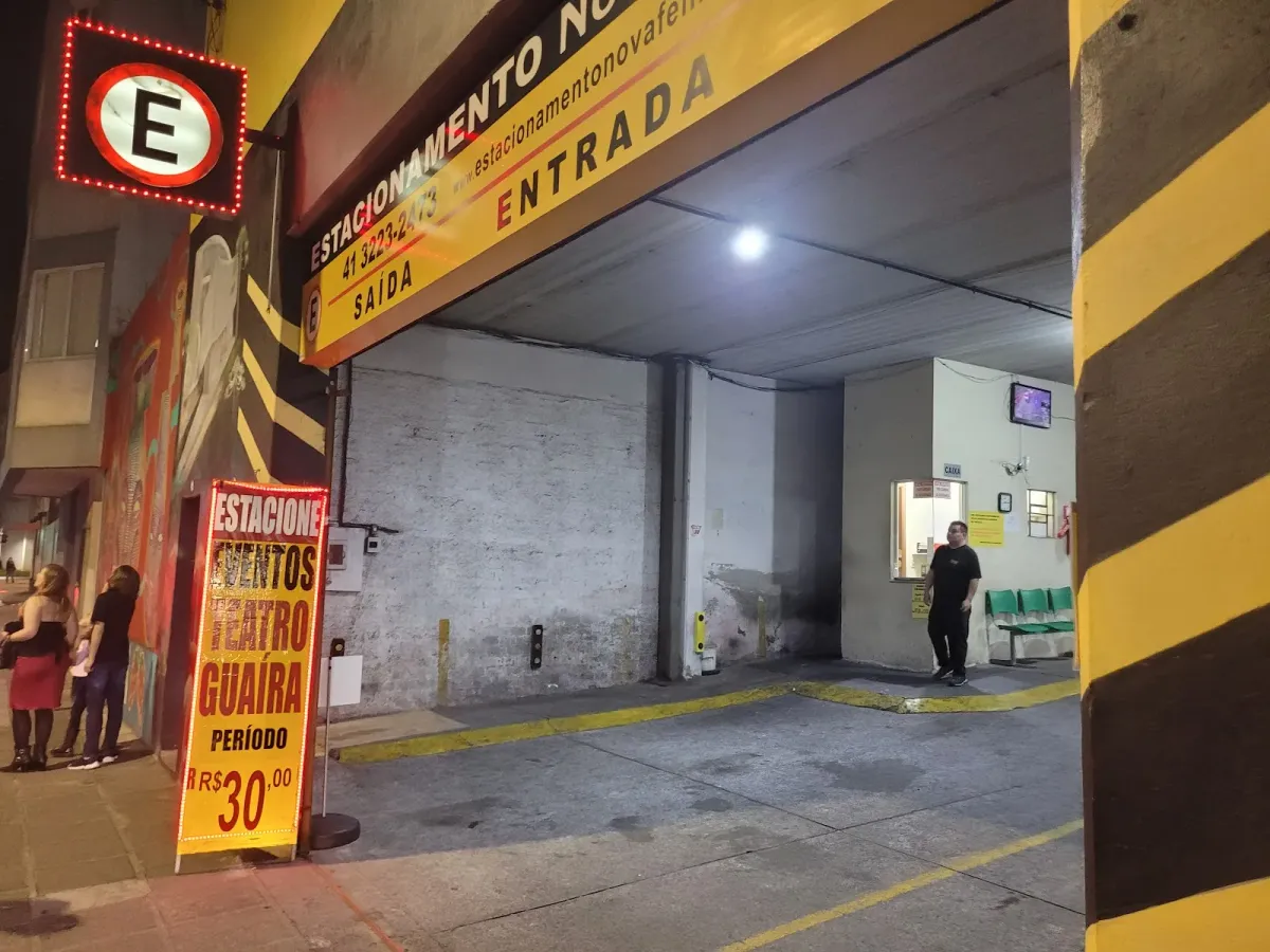 Fachada do estacionamento Estacionamento Nova Fenícia
