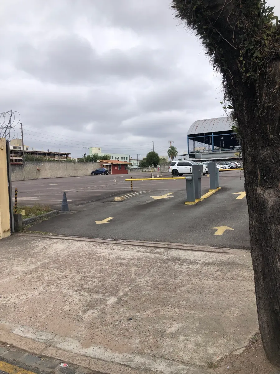 Fachada do estacionamento GL Park Estacionamento e Lava Car