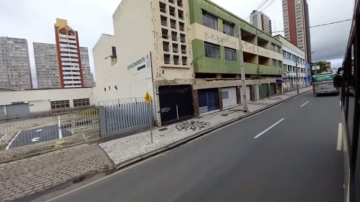 Fachada do estacionamento P a Estacionamento de Veiculos S C