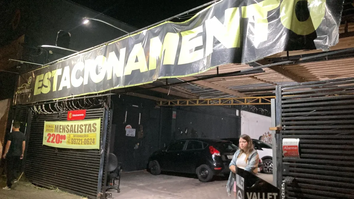 Fachada do estacionamento Smart Park Vicente