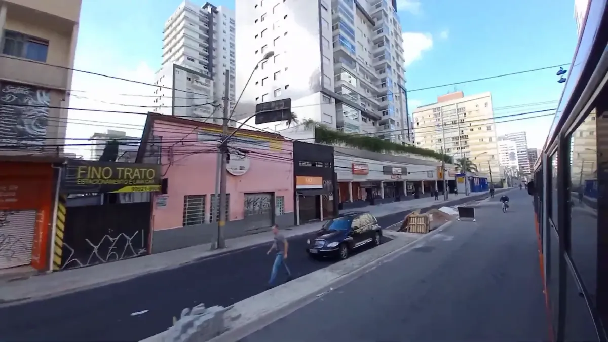 Fachada do estacionamento Fino Trato Estacionamento e Lava Car