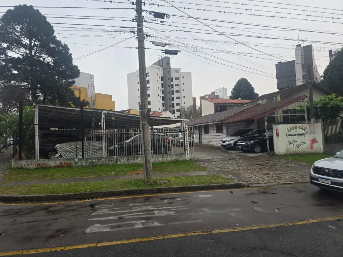 Fachada do estacionamento Estacionamento e Lava-Car Sales e Salles