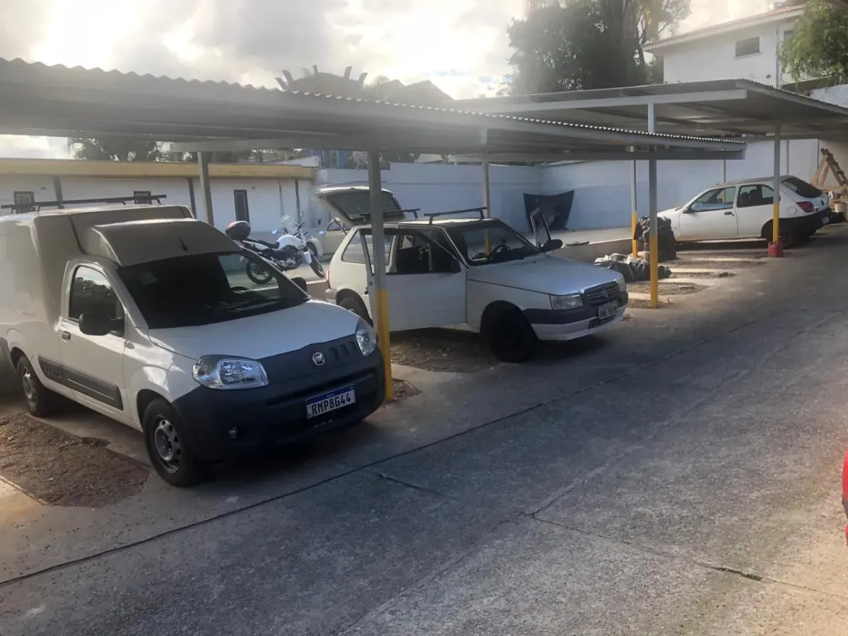 Fachada do estacionamento Estacionamento 351