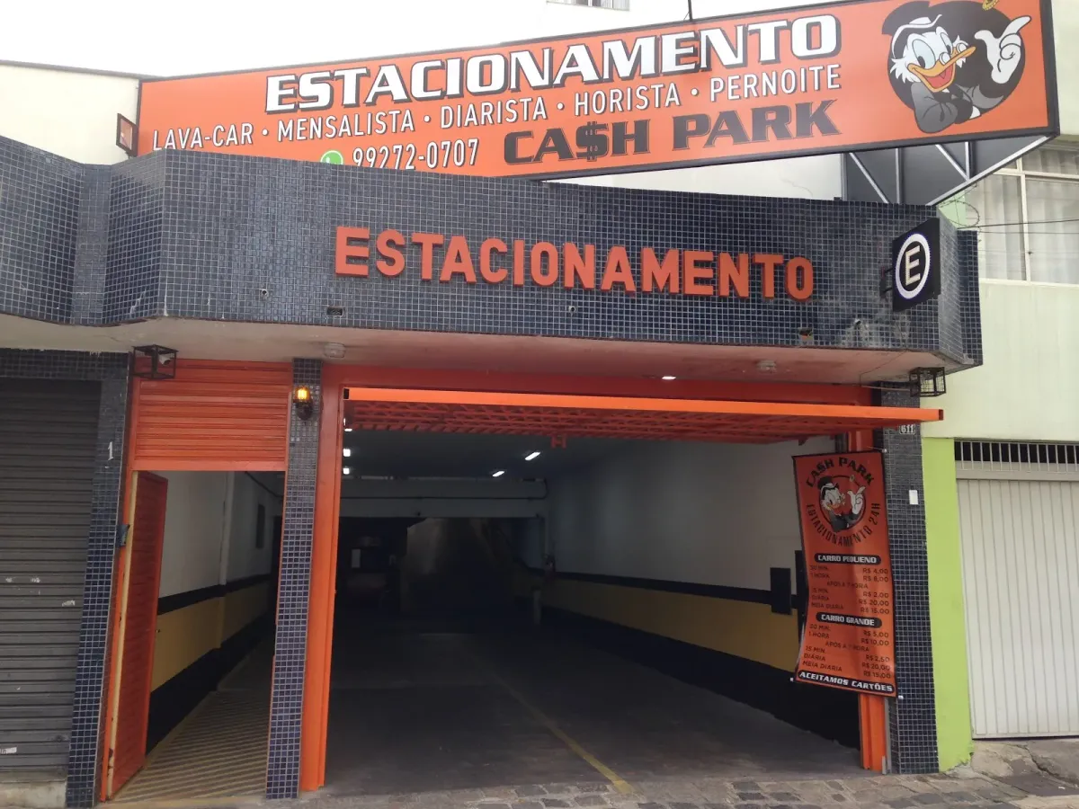 Fachada do estacionamento Cash Park Estacionamento e Lava Car