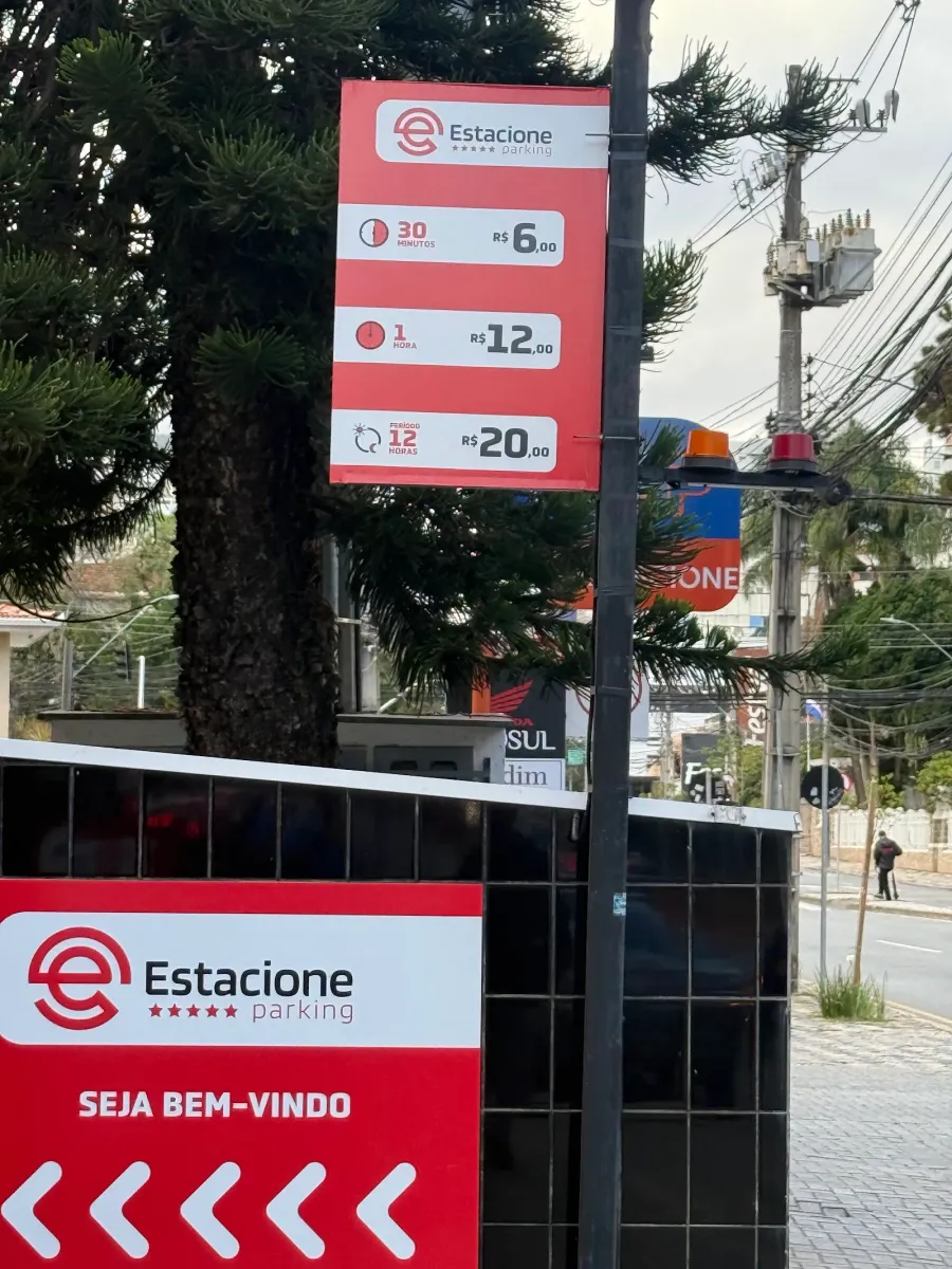 Fachada do estacionamento Estacione Parking - Residence Batel (PIB)