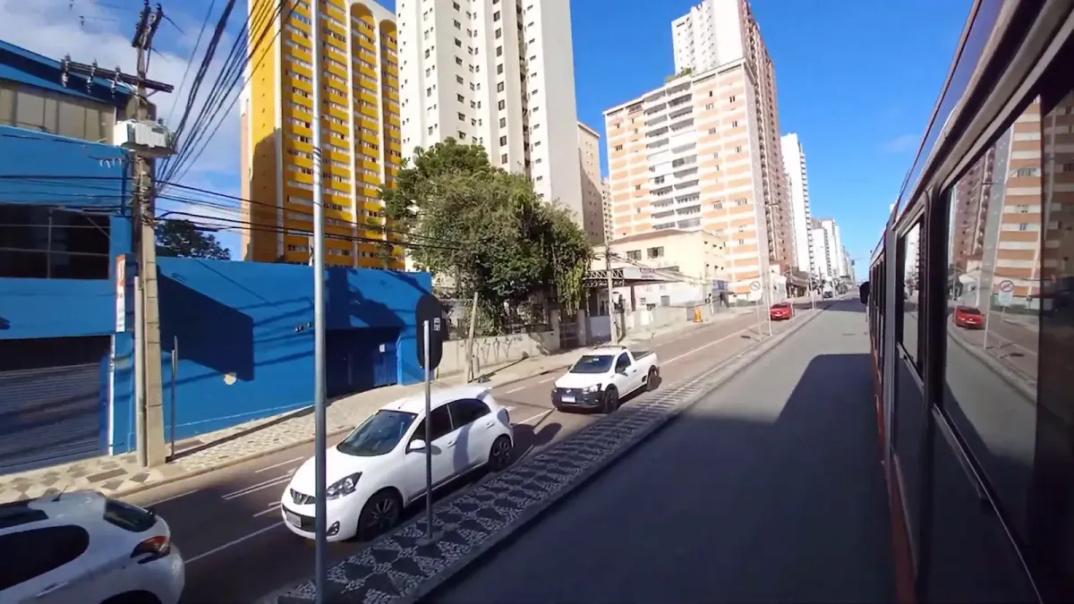 Fachada do estacionamento Estacionamento