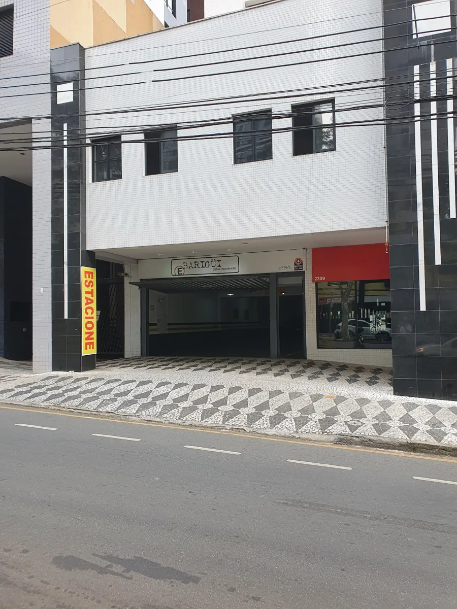 Fachada do estacionamento Barigui Estacionamento