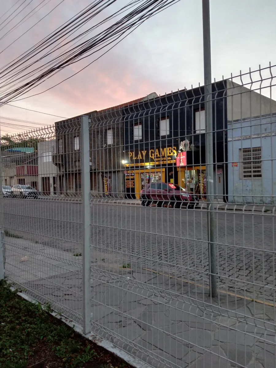Fachada do estacionamento 482 Parking