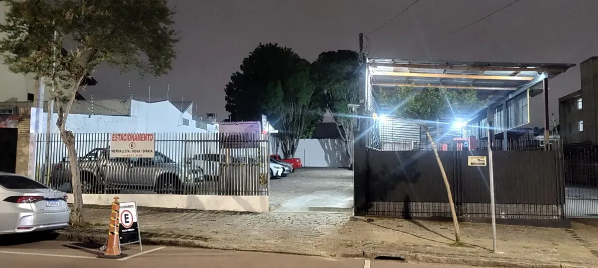 Fachada do estacionamento Estacionamento Aramis