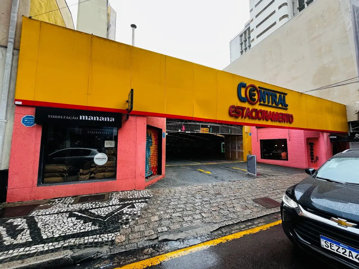 Fachada do estacionamento Estacionamento Central
