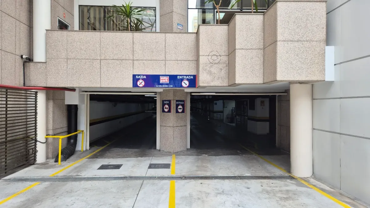 Fachada do estacionamento Autopark - Estacionamento Século XXI