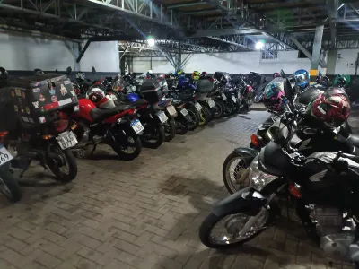 Fachada do estacionamento Estacionamento Estacar
