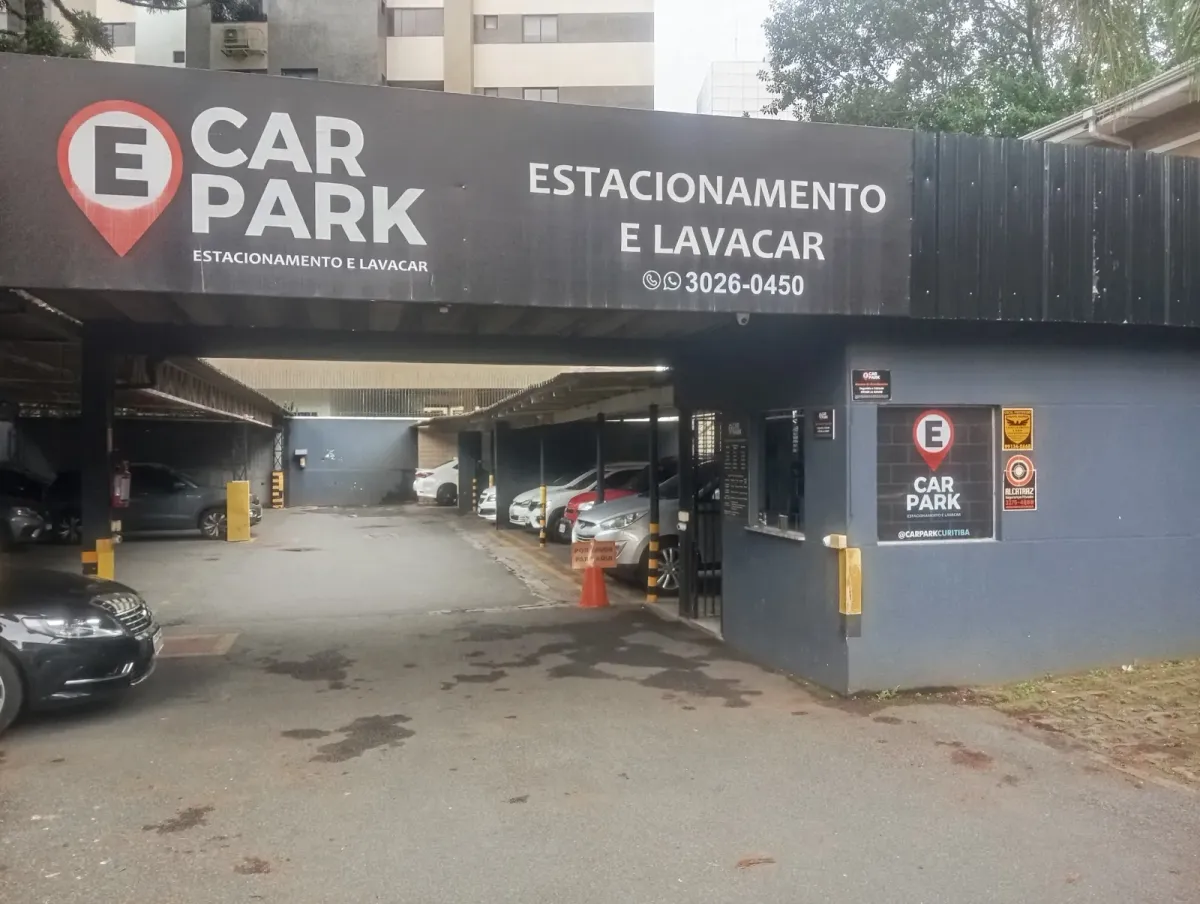 Fachada do estacionamento Car Park Estacionamento e Lavacar