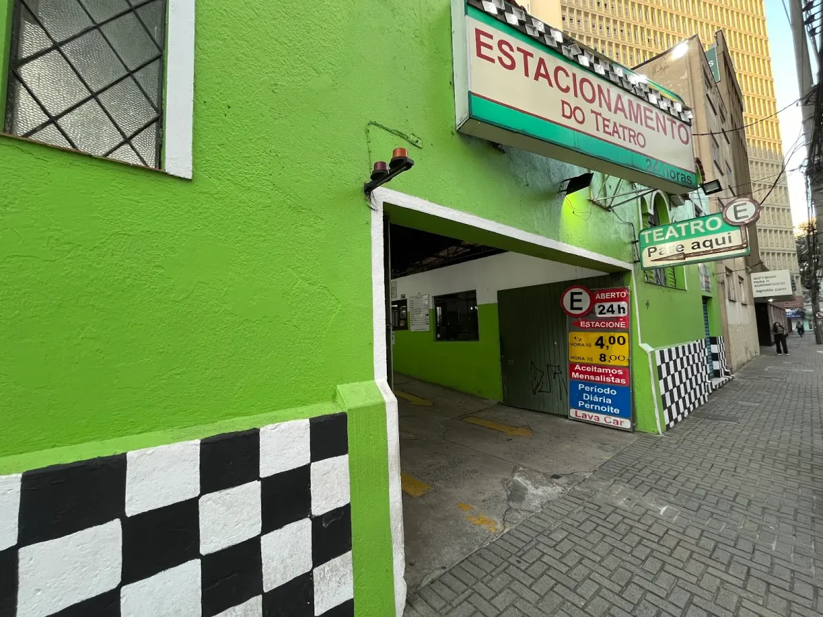 Fachada do estacionamento Estacionamento do Teatro
