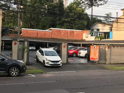 Fachada do estacionamento Estacionamento Sol Park