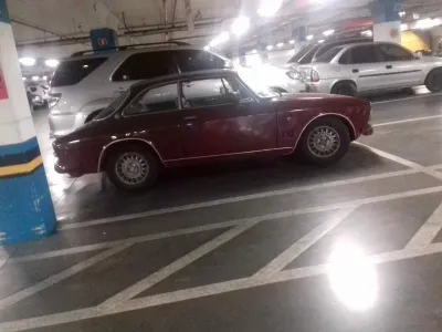 Fachada do estacionamento Angeloni Estacionamento