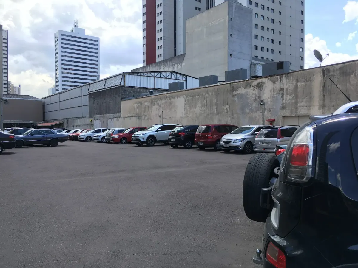 Fachada do estacionamento Estacionamento Centro de Curitiba