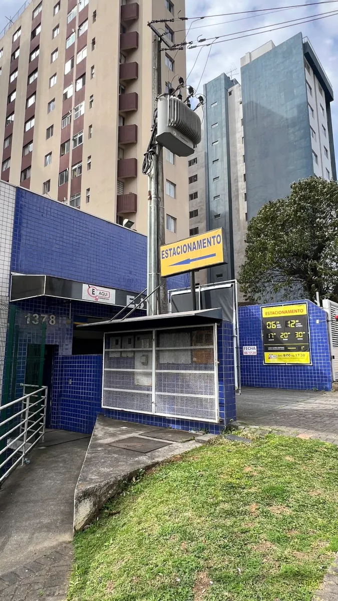Fachada do estacionamento É Aqui Estacionamento