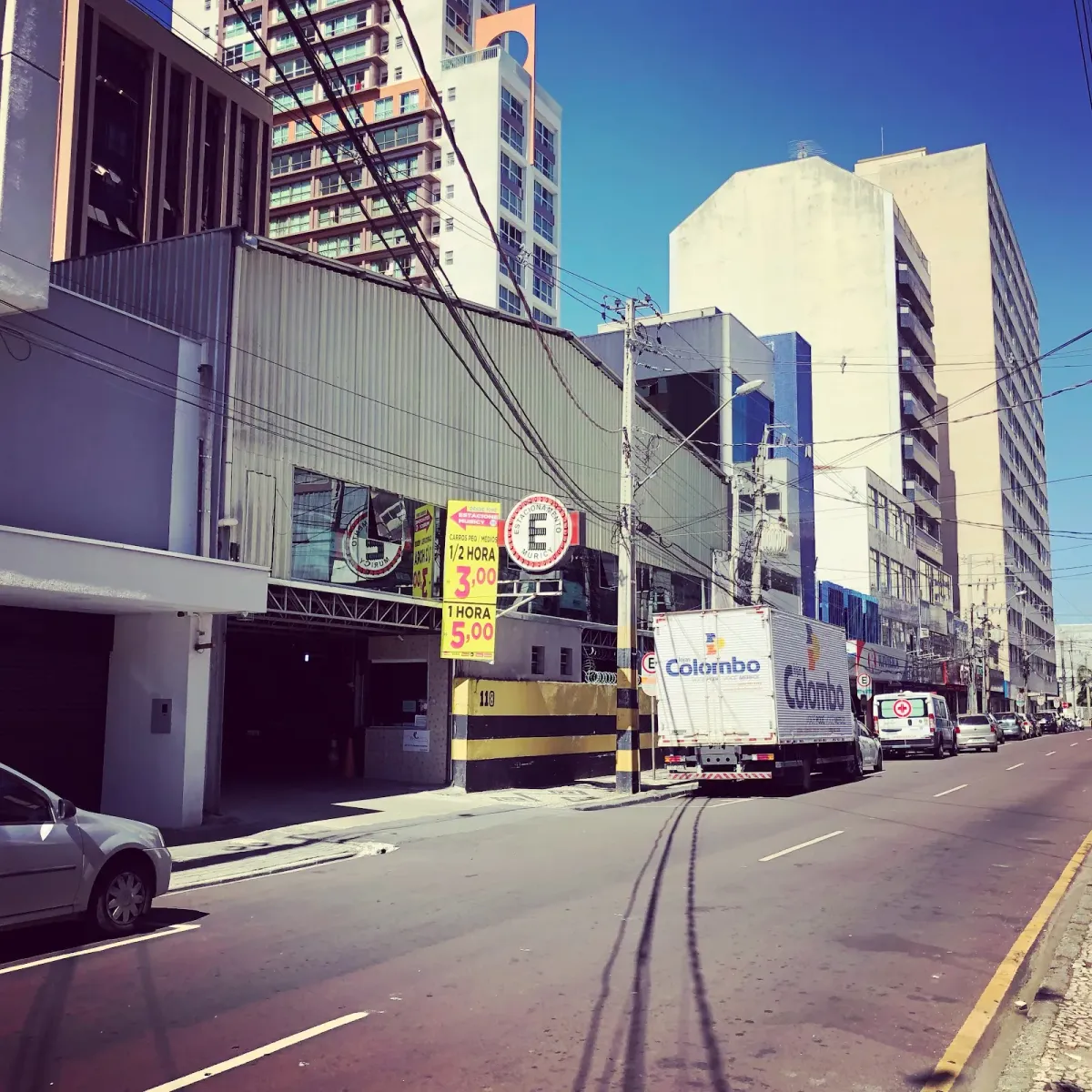 Fachada do estacionamento Estacionamento Muricy