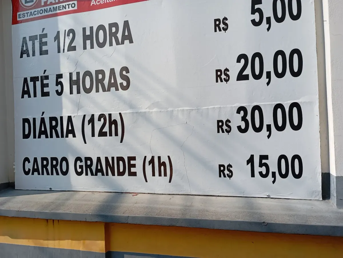 Fachada do estacionamento Top Park