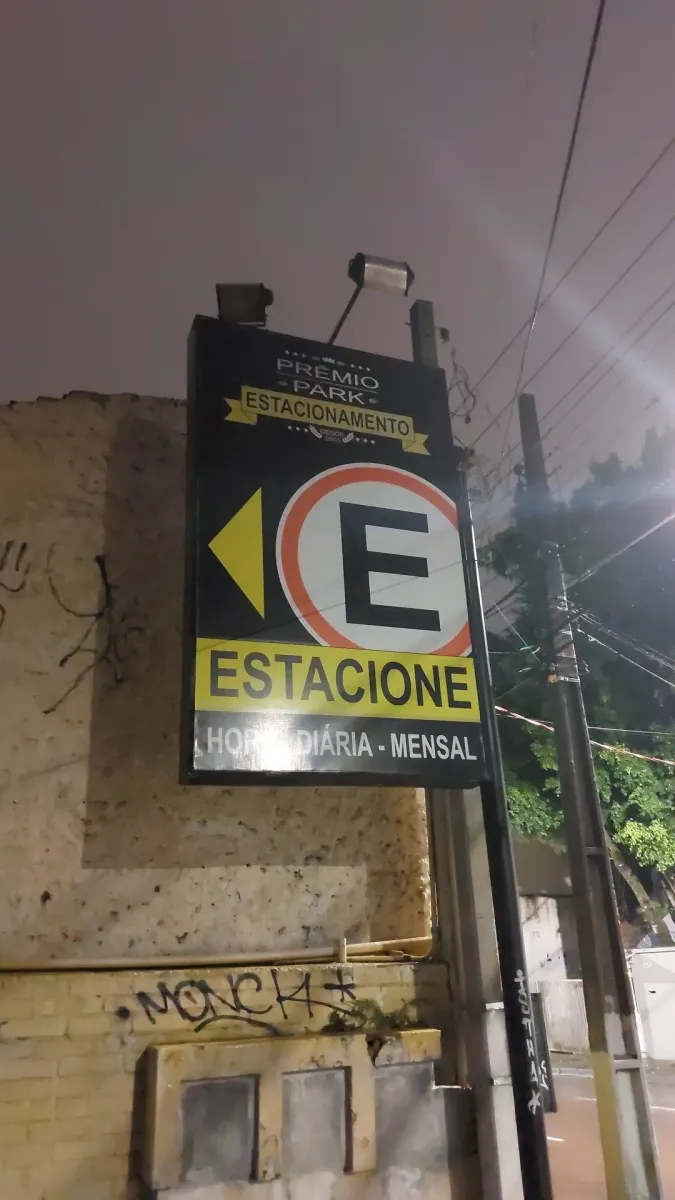 Fachada do estacionamento Prêmio Park Estacionamento