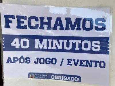 Fachada do estacionamento Santo Expedito Estacionamento