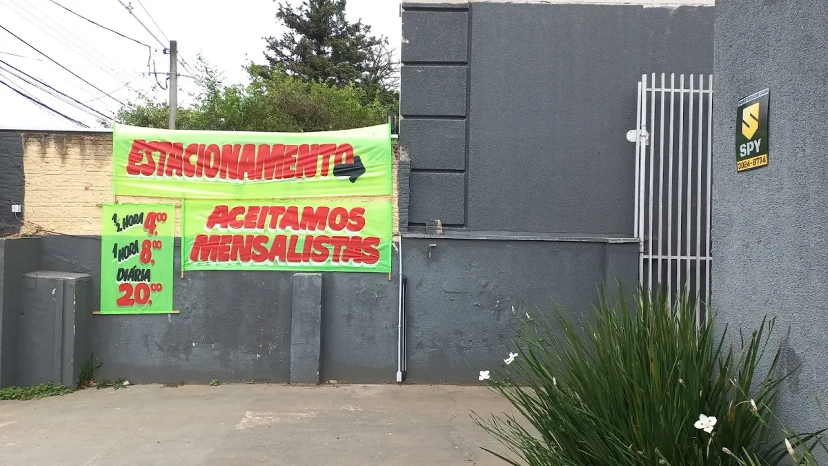 Fachada do estacionamento Estacionamento WGR CAR
