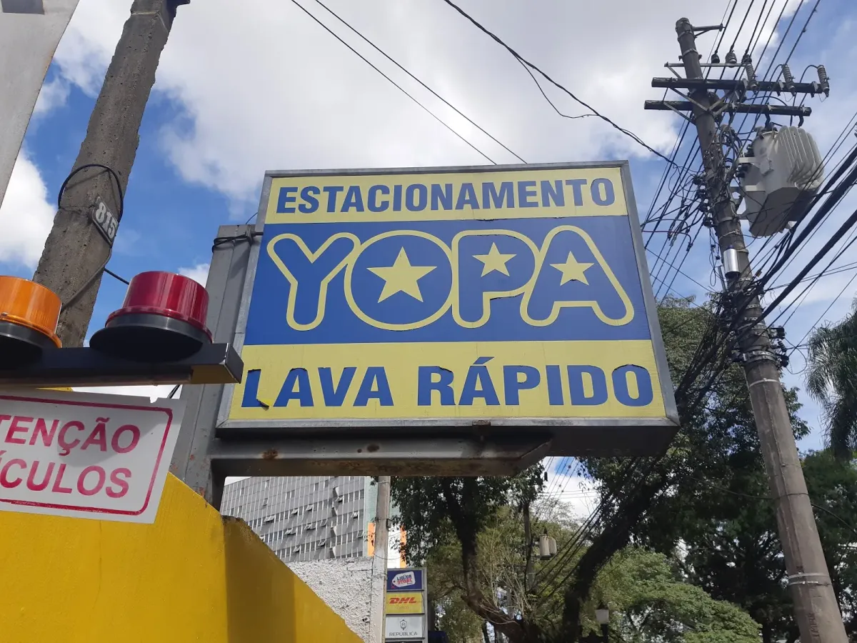 Fachada do estacionamento Estacionamento Yopa