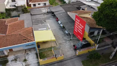Fachada do estacionamento Stop car