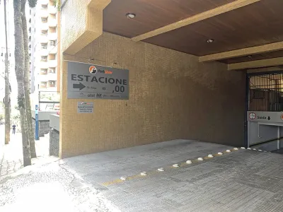 Fachada do estacionamento Park Show Estacionamento