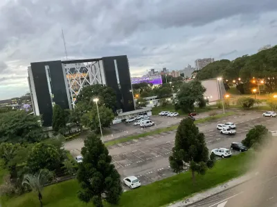 Fachada do estacionamento SL Park