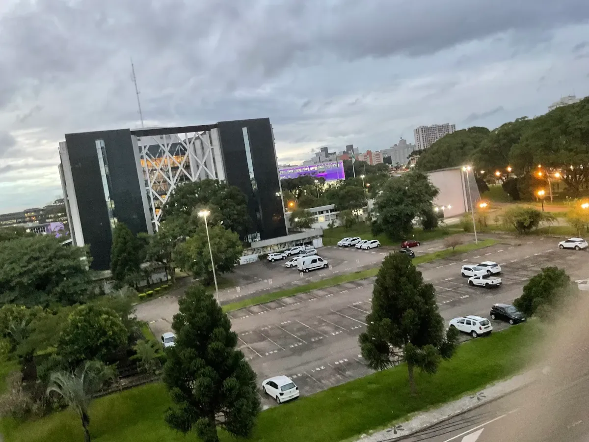 Fachada do estacionamento SL Park