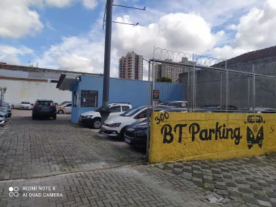 Fachada do estacionamento BT Parking