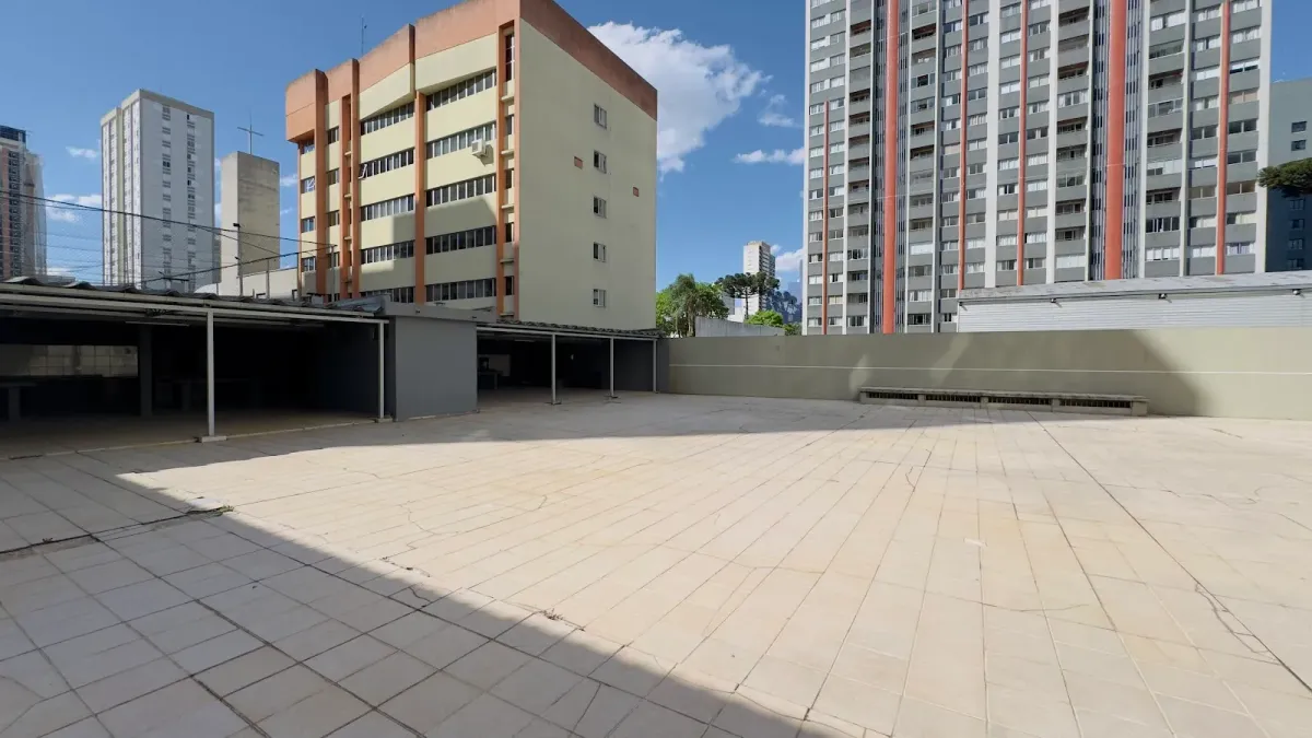 Fachada do estacionamento Estacionamento